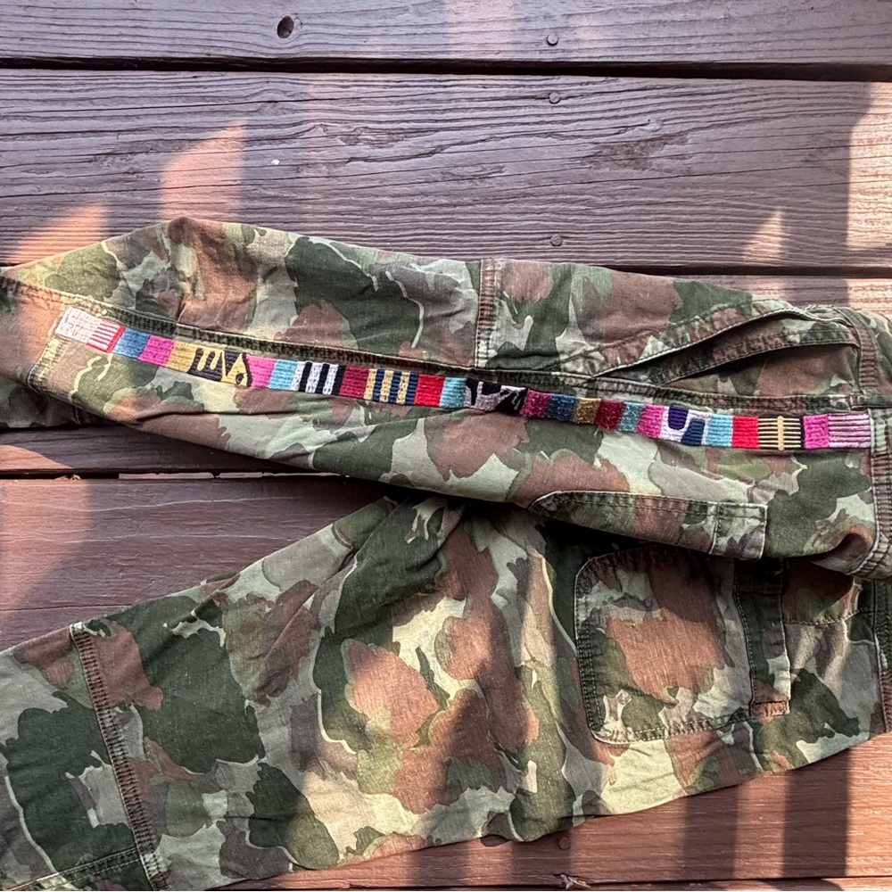 ANTHROPOLOGIE Wanderer Camo Pants SZ 29 - Picture 3 of 8